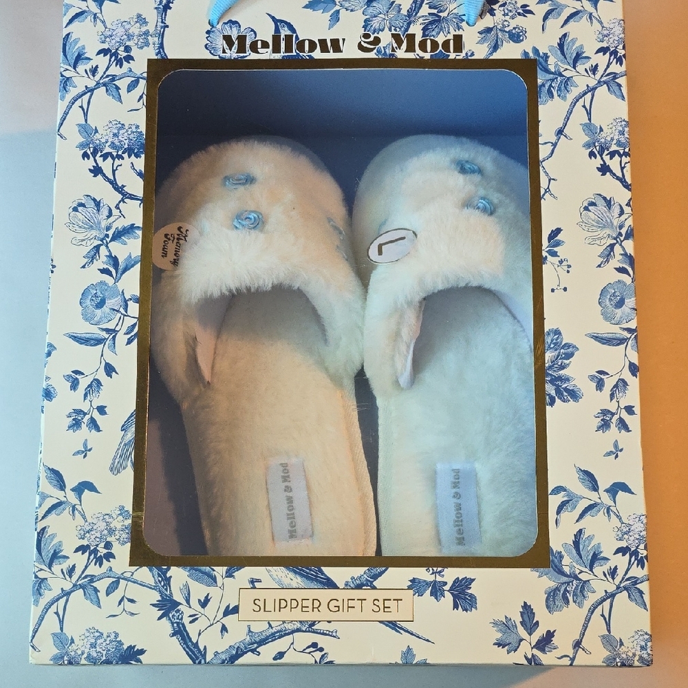 Mellow & Mod Blue Rosette Spa Slippers NWT Size Large 9/10 Open Toe